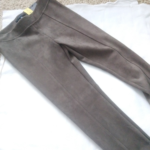 Brown Dress pants - Picture 2 of 5